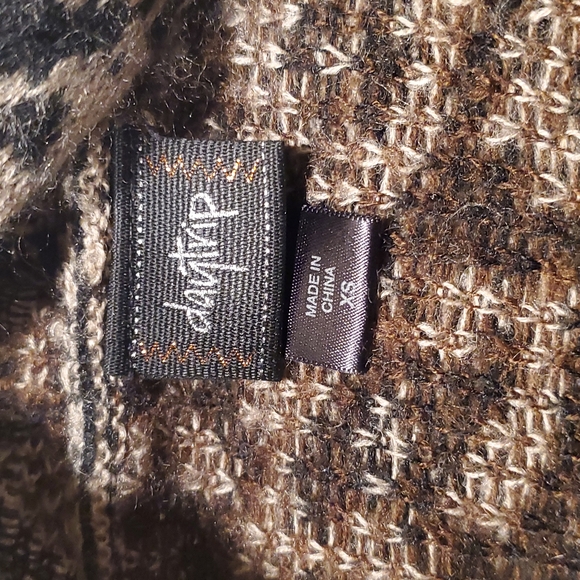 Cardigan - Picture 2 of 7